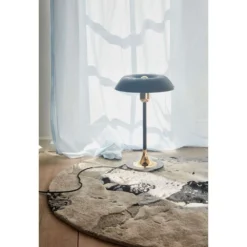 Cycnus Tafellamp Taupe/Gold - AYTM - Koop Online 9 Cycnus Tafellamp Taupe/Gold - AYTM - Koop Online -Woonverlichting Winkel 507099000014 1