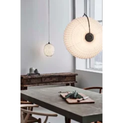 Caleo Hanglamp Small Papier Ø25 White/Bronze - Le Klint - Koop Online -Woonverlichting Winkel 5703387123021 caleo small papir oe25 le klint5