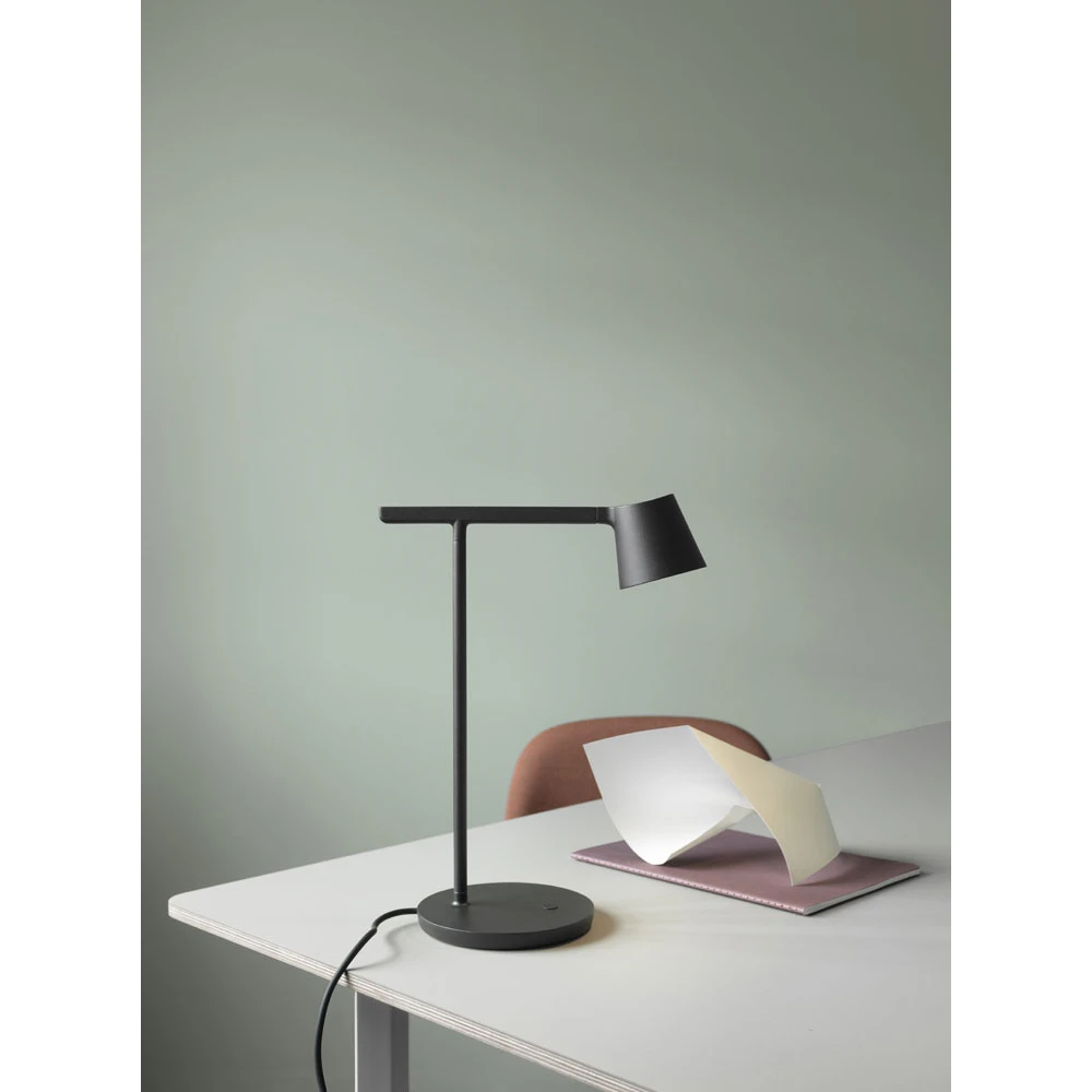 Tip Tafellamp Black - Muuto - Koop Online 4 Tip Tafellamp Black - Muuto - Koop Online - Afbeelding 4