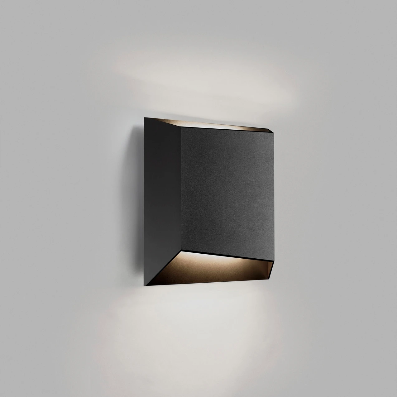 Facet W1 LED 3000K Buiten Wandlamp Zwart - Light-Point - Koop Online 2 Facet W1 LED 3000K Buiten Wandlamp Zwart - Light-Point - Koop Online - Afbeelding 2