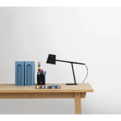 Momento Tafellamp Zwart - Normann Copenhagen - Koop Online -Woonverlichting Winkel 571239601372820momento20bordlampe20sort20normann 3