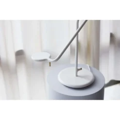 Flow Tafellamp Wit - Normann Copenhagen - Koop Online -Woonverlichting Winkel Flo hite 1